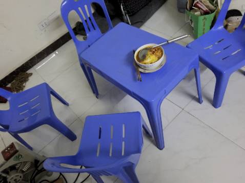 Lấy đâu ra ảnh mà đăng bị hâm thật rồi cái app này