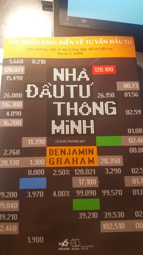 Đây là quyển sách rất hay, nên đọc và tư duy. Shop giao hàng nhanh, bìa và chất lượng giấy ổn. Được tặng kèm 1 quyển sổ tay nhỏ khá cute