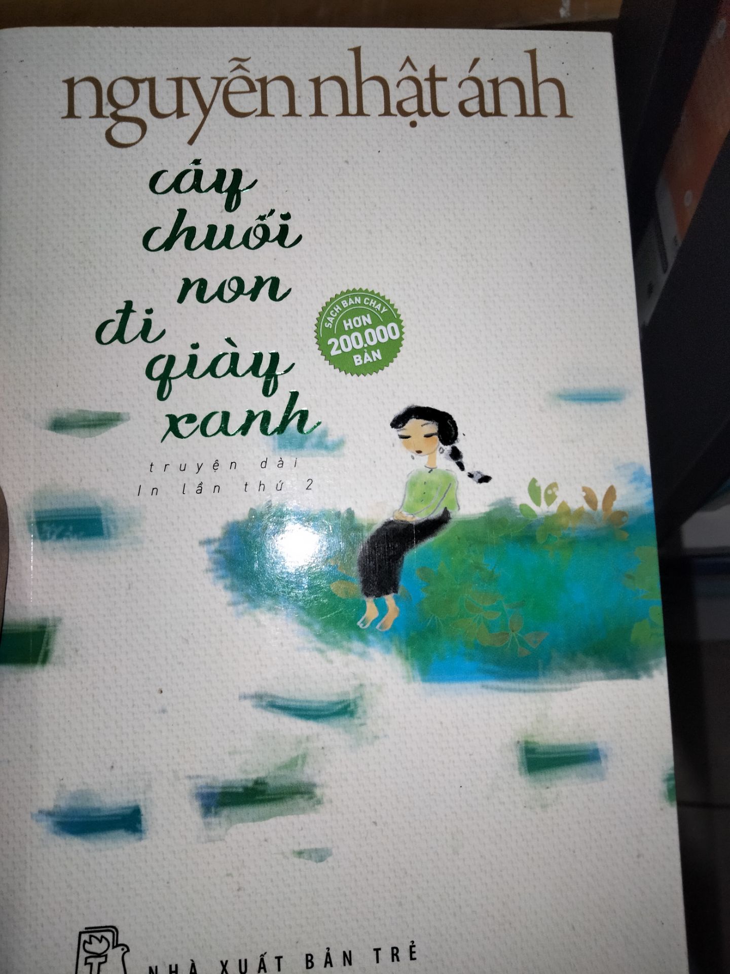 khi đọc cuốn sách này khiến tôi cảm thấy tuổi thơ ùa về dữ dội. Tôi rất thích Nguyễn nhật ánh và tác phẩm của ông ❤️