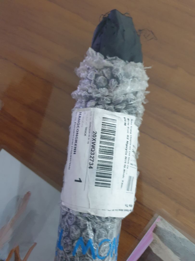 sản phẩm trầy xướt rất nhiều,bao bị rách, không hài lòng về chất lượng sản phẩm,  không muốn mở gói khi thấy bên ngoài như thế này sản phẩm trầy xướt rất nhiều,bao bị rách, không hài lòng về chất lượng sản phẩm,  không muốn mở gói khi thấy bên ngoài như thế này