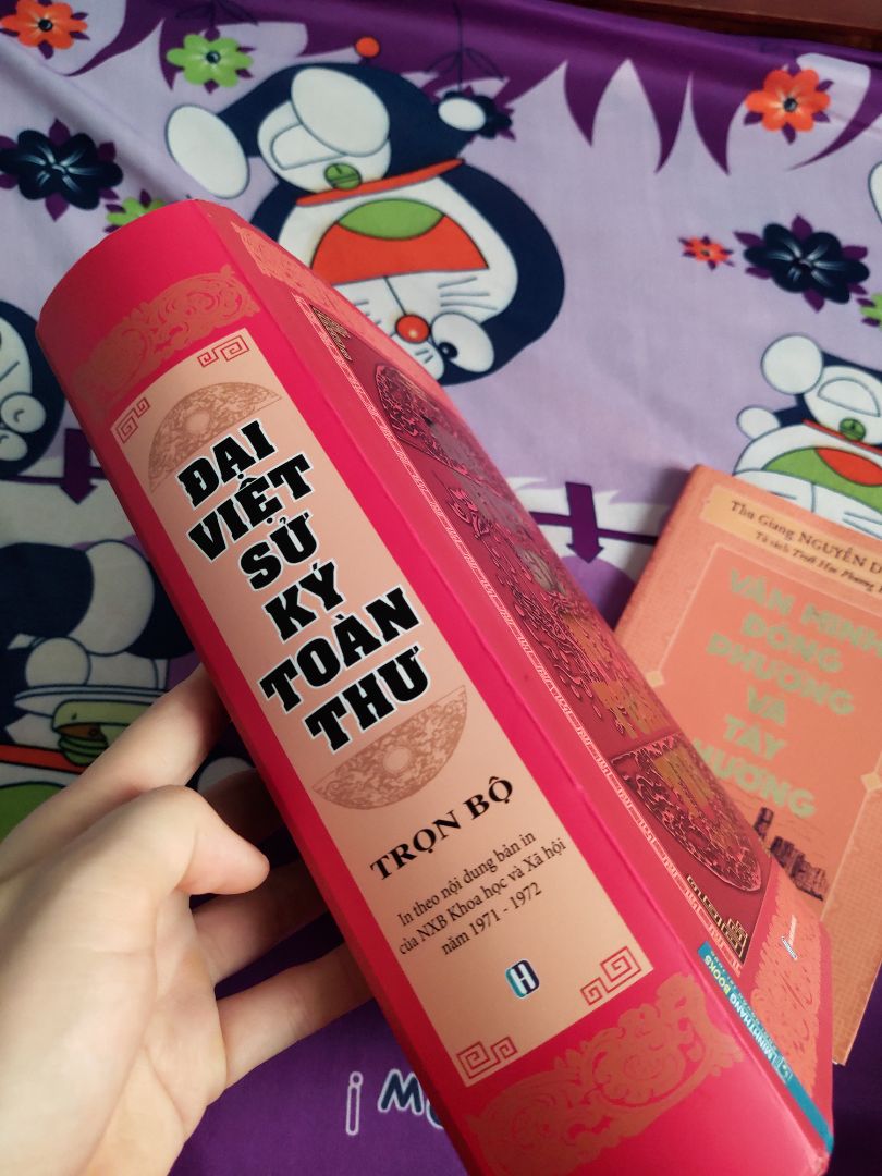 Dịch vụ của Tiki thì k cần phải nói r, luôn nhanh so với hẹn. Nội dumg sách nói về lịch sử dân tộc từ ngàn xưa, là ng Việt nên tìm hiểu về lịch sử của Việt nam mình rõ hơn để tránh trường hợp khi thấy nhiều nguồn tin k tốt sẽ hiểu hơn,k đánh giá sai về lịch sử nước ta. Dịch vụ của Tiki thì k cần phải nói r, luôn nhanh so với hẹn. Nội dumg sách nói về lịch sử dân tộc từ ngàn xưa, là ng Việt nên tìm hiểu về lịch sử của Việt nam mình rõ hơn để tránh trường hợp khi thấy nhiều nguồn tin k tốt sẽ hiểu hơn,k đánh giá sai về lịch sử nước ta.