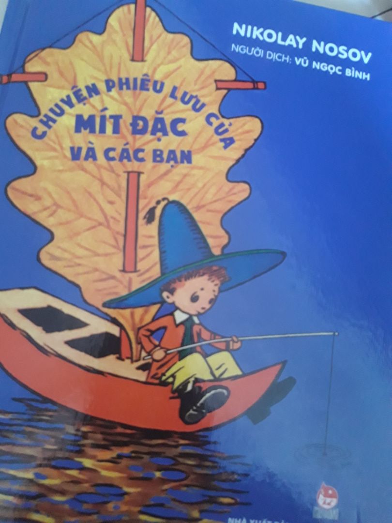 Sách hay,minh họa sinh động,phù hợp cho trẻ nhỏ.Sách còn to,chắc chắn lắm ạ.Nói chung là ưnggggg