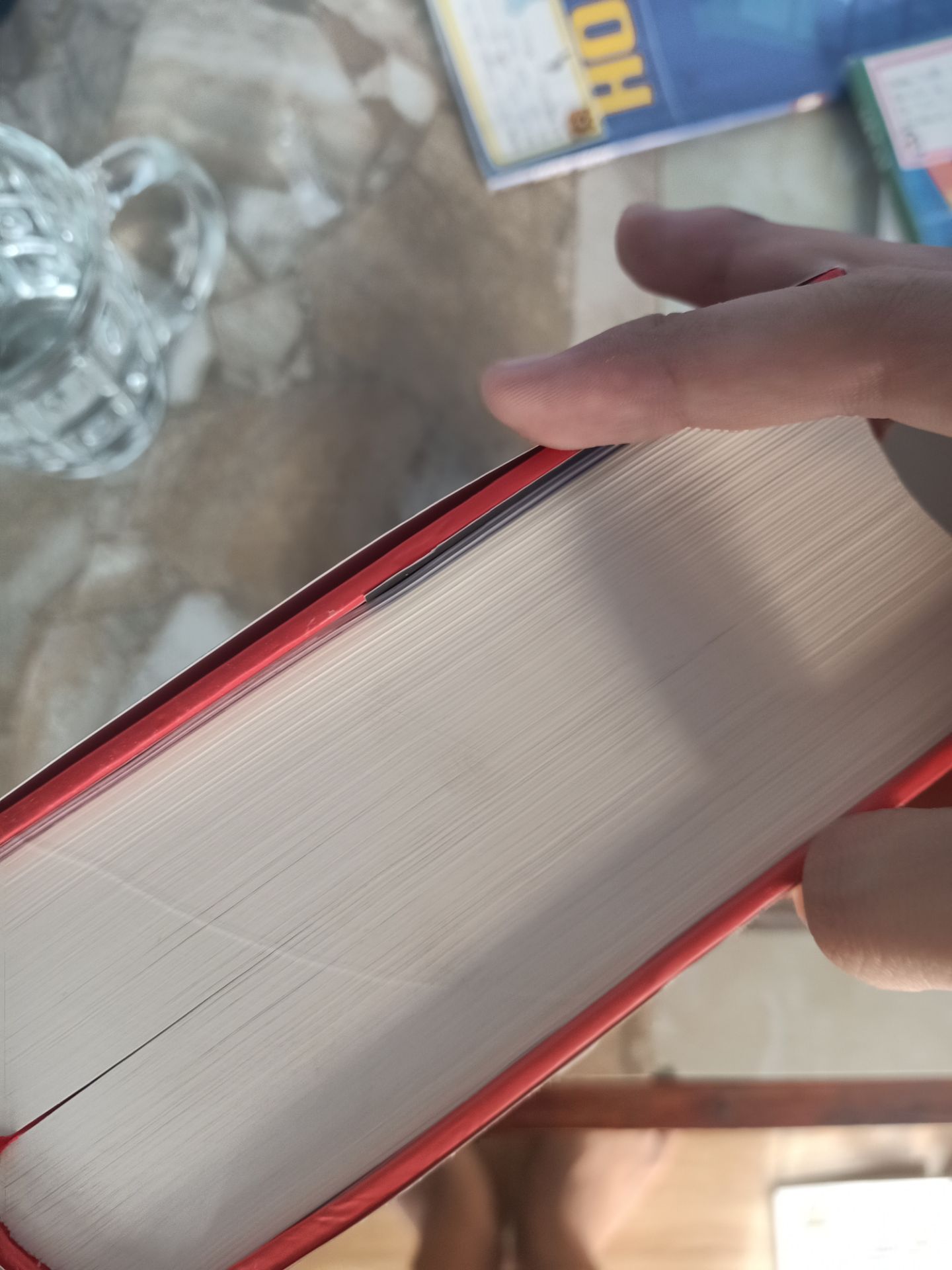 Thật sự đây là lần đầu tiên mình cảm thấy rất tệ về cách đóng gói và vận chuyển của TIKI, sách thì như mn thấy trông hình, thật sự đây là một cuốn sách khá đắt của Omega nên bị như thế thật sự mk khá bực, mong TIKI sẽ khắc phục khâu giao hàng