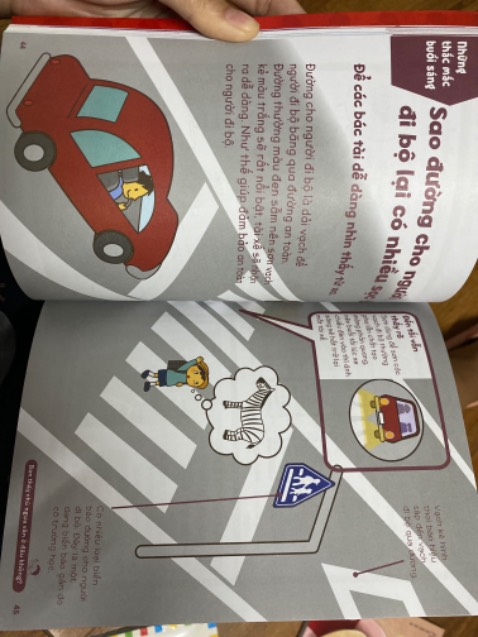 Một quyển sách vô cùng bổ ích cho cả phụ huynh lẫn trẻ nhỏ. Trình bày vô cùng ngắn gọn dễ hiểu. Nhiều kiến thức hay giải thích đơn giản. Mình và bé thích vô cùng