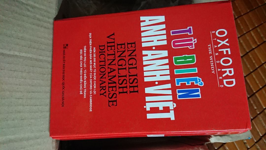 Từ điển bóng đẹp, giá cả hợp lí cầm chắc tay lắm nhe. Đầy đủ nội dung và từ vựng hay, có thêm mấy cái idm hay lắm. Mn nên mua tham khảo nha :]]