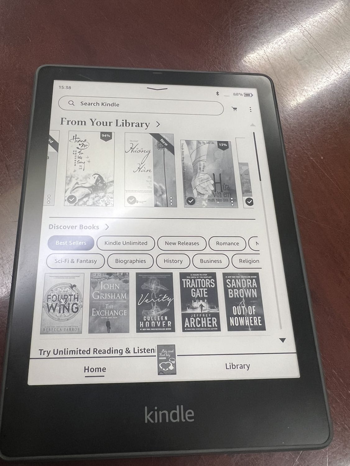 Sản phẩm được rao là tặng kèm bao da, nhưng thực tế ship đến không có. Sau khi phản hồi thì shop đã xử lý nhanh chóng. Đánh giá lại vì thái độ phục vụ tốt của shop. Về sản phẩm Kindle thì hoàn toàn hài lòng. Sản phẩm được rao là tặng kèm bao da, nhưng thực tế ship đến không có. Sau khi phản hồi thì shop đã xử lý nhanh chóng. Đánh giá lại vì thái độ phục vụ tốt của shop. Về sản phẩm Kindle thì hoàn toàn hài lòng.