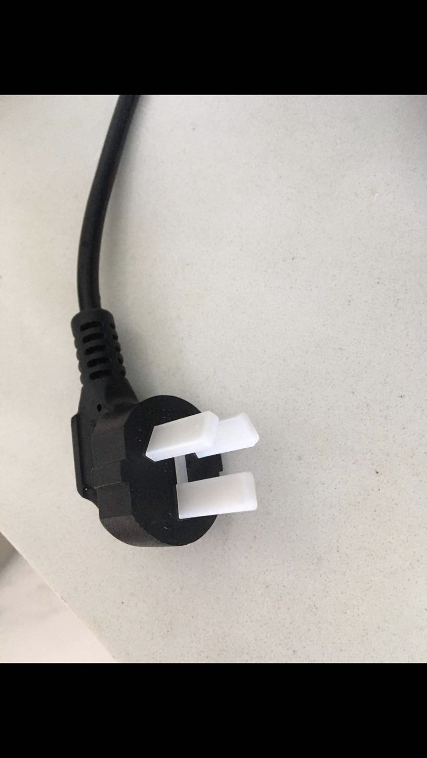 Hàng như hình mỗi tội ghi 5L mà tầm 3,5L thôi ah. Đầu sạc 3 chấu mình tìm ổ chuyển đổi khắp NT k có, may có cái ổ chuyển đổi của điện thoại lấy lắp thử may dùng đc. Nướng thịt giữ lại đc vị ngọt của thịt. Nói chung mới dùng ok còn bền hay không mình k rõ