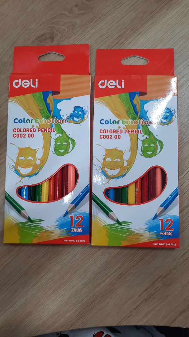 hình để là hộp thiếc, sao giao lại là hộp giấy?