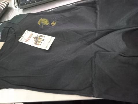 Về giao hàng :giao rất nhanh , bên shop phản hồi tin nhắn rất nhanh,  . Cảm ơn tiki đã k làm mình thất vọng, mua hàng tiki nhiều thật là ưng lắm là ưng luôn. về áo thì nhận đúng như mô tả, đúng sizeChất đẹp ưng quá trời đất lunnnn. Mình sẽ ủng hộ shop nhiều hơn nữa. Chúc shop và tiki càng ngày phát triển và đưa ra thị trường hàng tốt giá cả phải chăng để mọi người ủng hộ nhiều hơn nữa....