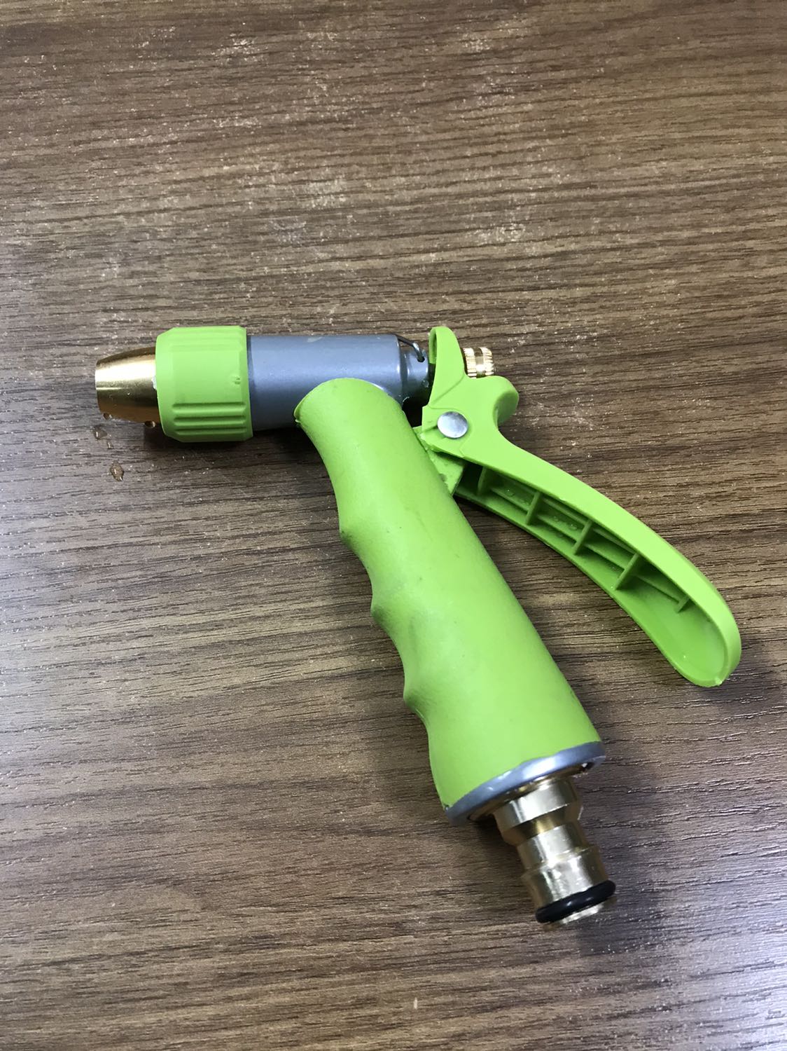 Mua để lấy mấy cái khớp nối , vòi thì tưới cây ok chứ rửa xe thì yếu.