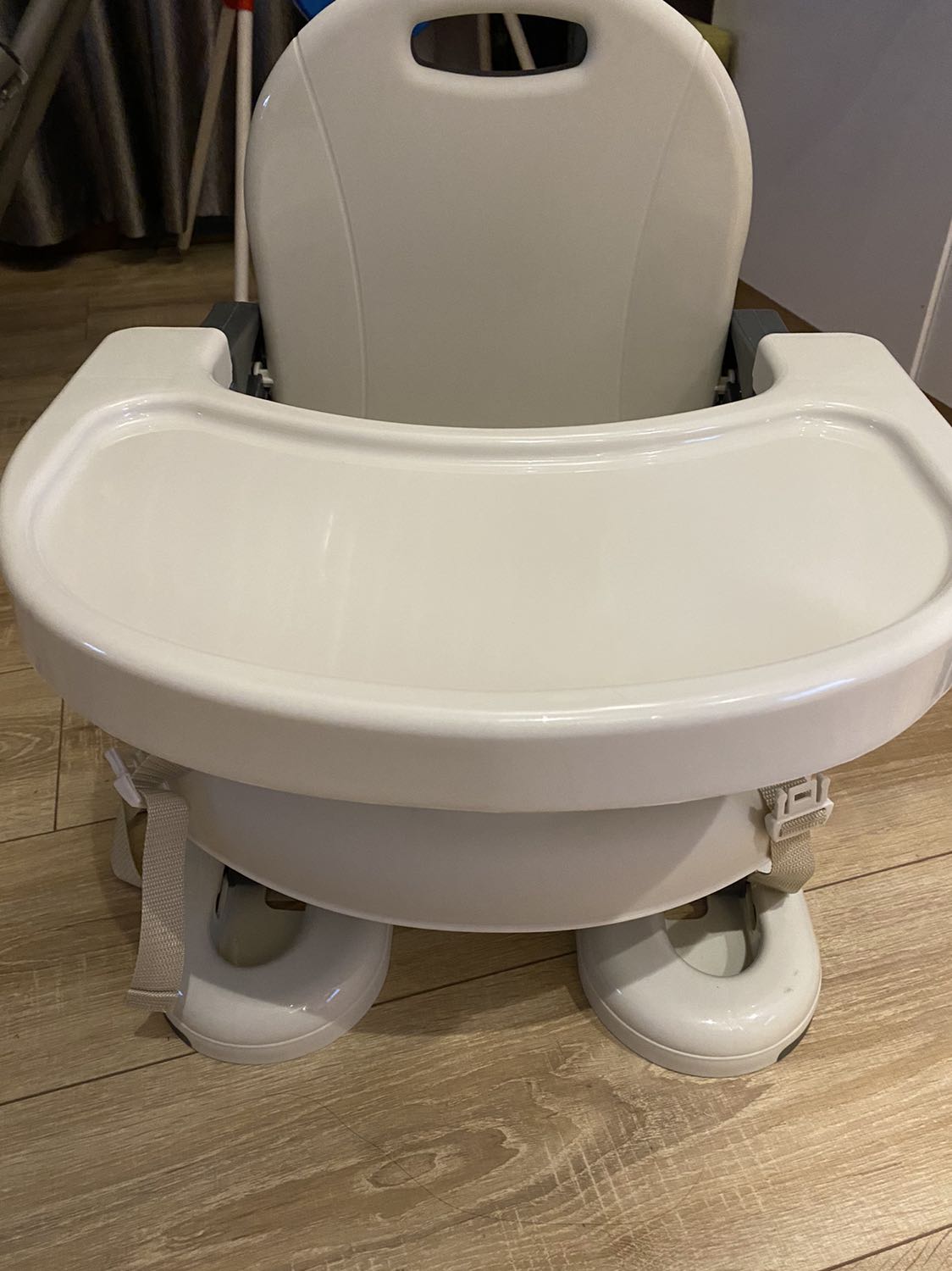 Giao hàng nhạnh, ghế thiết kế đẹp , mong rằng sử dụng ghế sẽ bền và chất lượng Giao hàng nhạnh, ghế thiết kế đẹp , mong rằng sử dụng ghế sẽ bền và chất lượng