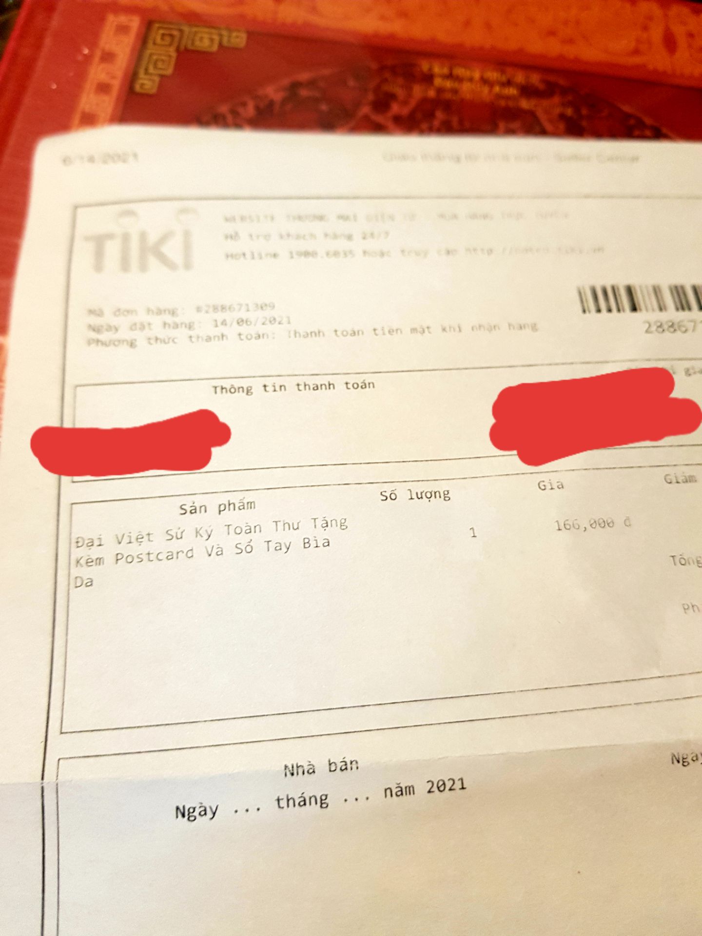 đăng bán là có tặng kèm postcards và sổ nhưng khi nhận lại ko có, giá trị ko bao nhiêu nhưng do có tặng kèm mình mới chọn sản phẩm của shop. Việc này giống như bị *** vậy. Đề nghị tiki và đơn vị bán làm việc lại, nếu ko a kết bổ sung hàng tặng kèm tôi sẽ trả hàng lại