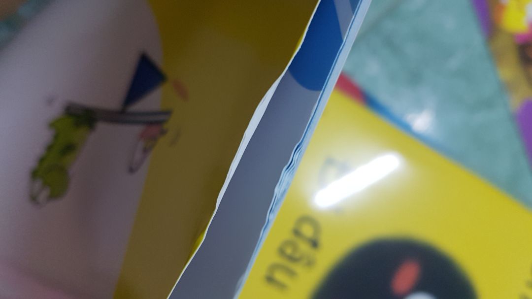 Đặt sách cả tuần mới nhận được thì sách bị dập cạnh thế này. Đó giờ mua ở tiki rất tin tưởng nhưng giờ hơi thất vọng rồi. Dập nát cạnh như vậy rất mất thẩm mỹ.