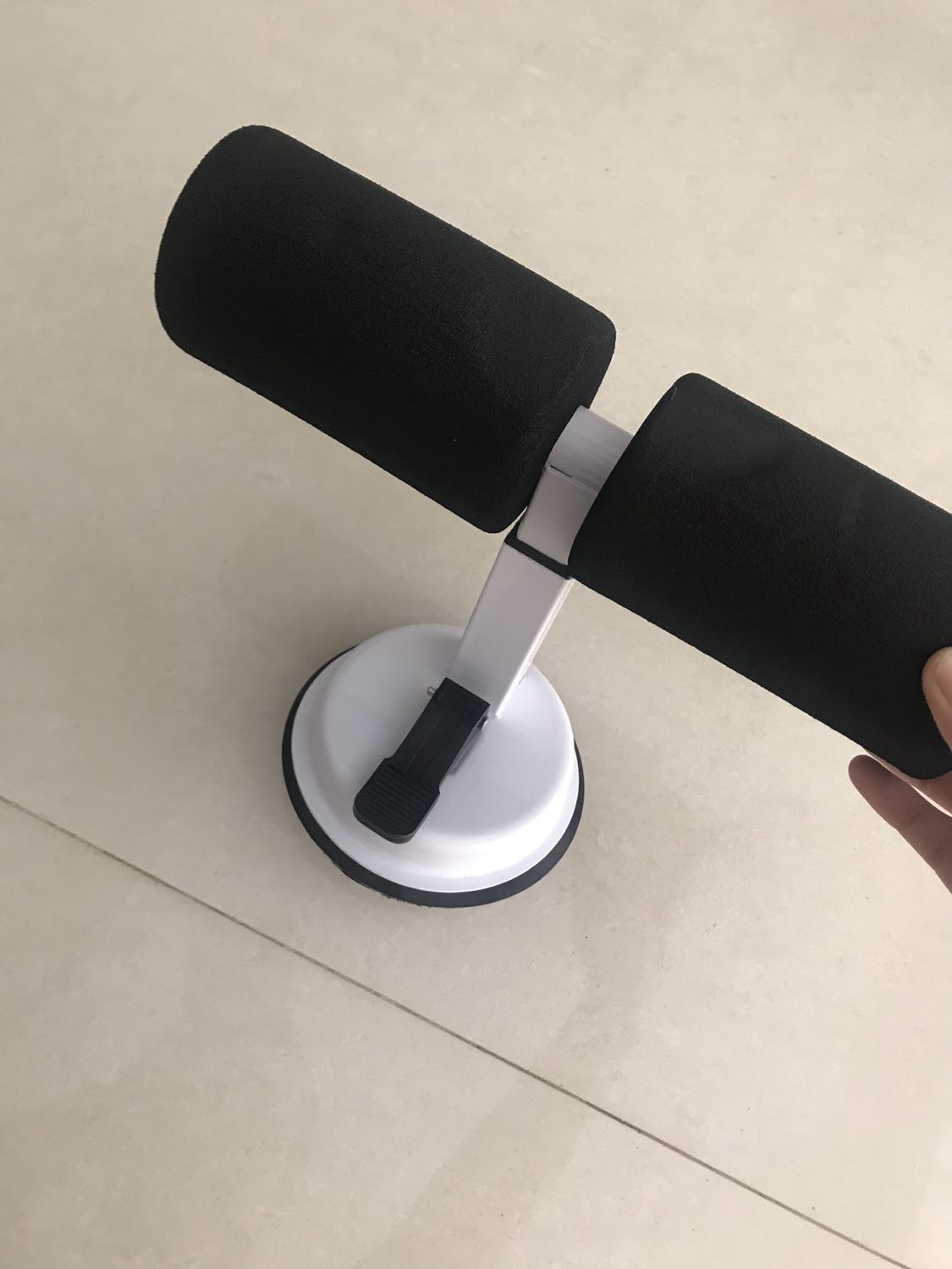 Sp mua về khi ấn gạt xuống nhưng không ăn xuống đất, vẫn nhấc lên dc nên ko thể dùng dc. Đầu mút thì bị ấn vào nhiều hằn cả dấu, sp như bị dùng nhiều lần rồi, rất ko hài lòng về sp của Tiki, thất vọng ko biết có nên bảo bạn bè tấy chay tiki