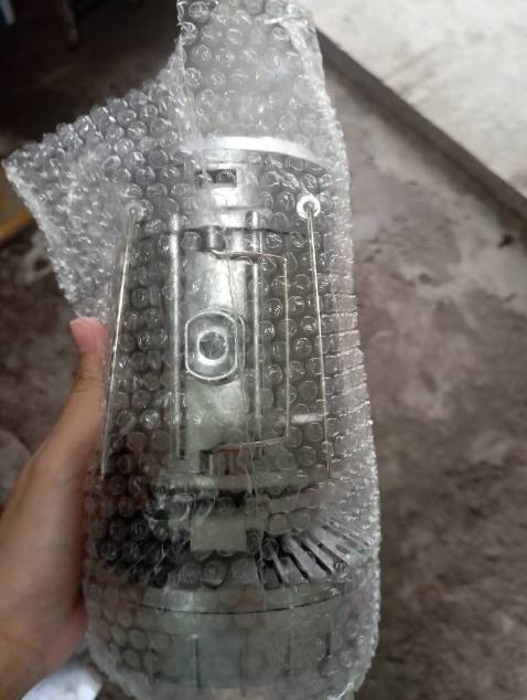 Giao hàng nhanh, được bọc chống sốc rất dày, đèn sáng và quạt chạy khoẻ, có kèm dây sạc Giao hàng nhanh, được bọc chống sốc rất dày, đèn sáng và quạt chạy khoẻ, có kèm dây sạc