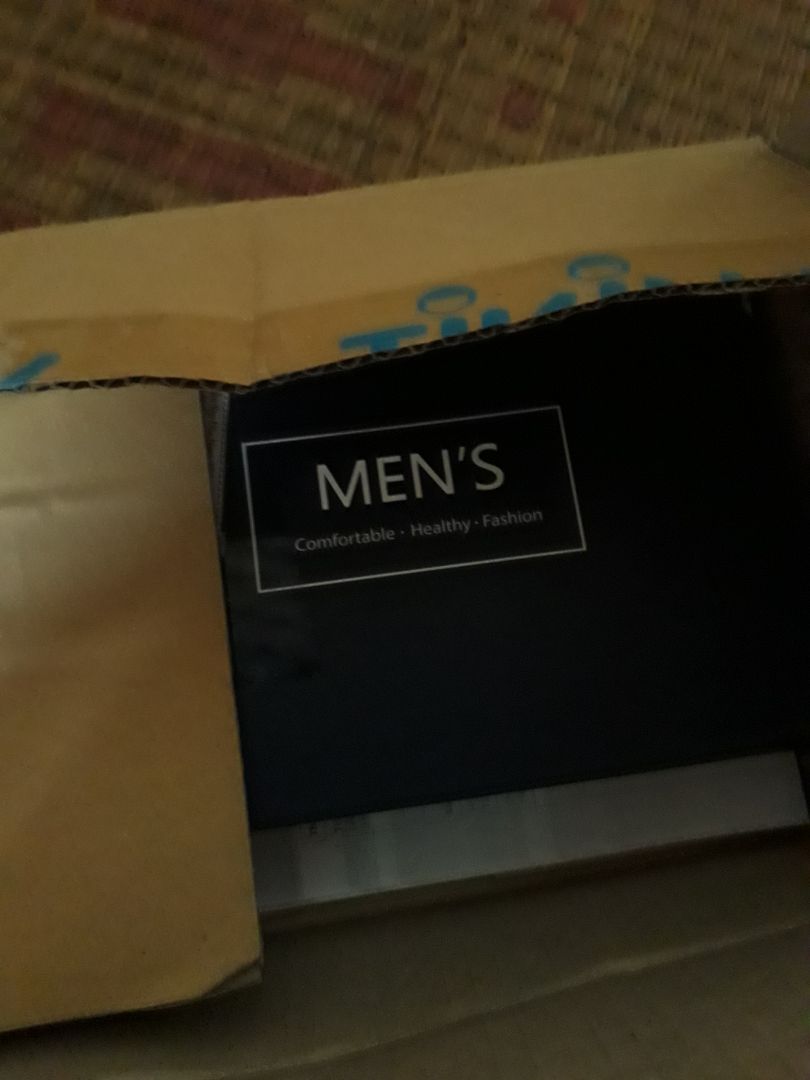 nhận hàng đã sử dụng 1 thời gian cảm thấy rất tốt. quần mặc rất sướng thoải mái, thoáng khí, vải giặt không bị xù. nói chung chất lượng rất ổn so với giá. sản phẩm trong hộp như hình có tặng kèm tất. tiki đóng gói cẩn thận. giao hàng nhanh. nói chung nếu thích sự thoáng mát thoải mái thì mặc cái này là quá tốt.