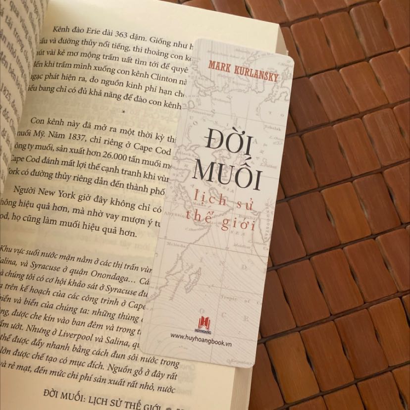 Sách có tranh minh hoạ, trình bày đẹp. Đọc lướt lướt qua cũng thấy ưng. Mình mua vì thấy 1 số bạn cũng khá khen cuốn này. Nên rất hy vọng luôn ❤️