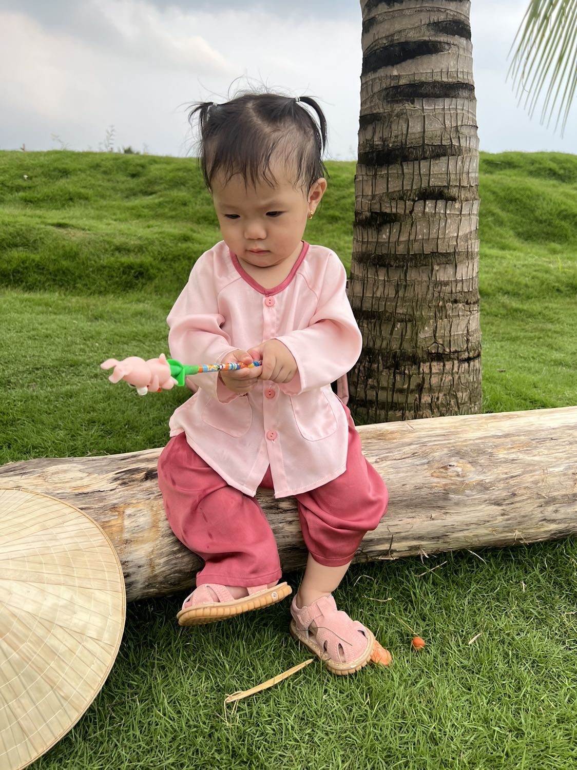 Đồ AIN thì khỏi phải chê ạ
Vải mát đường may thì chắc chắn 
Đáng mua lắm ạ