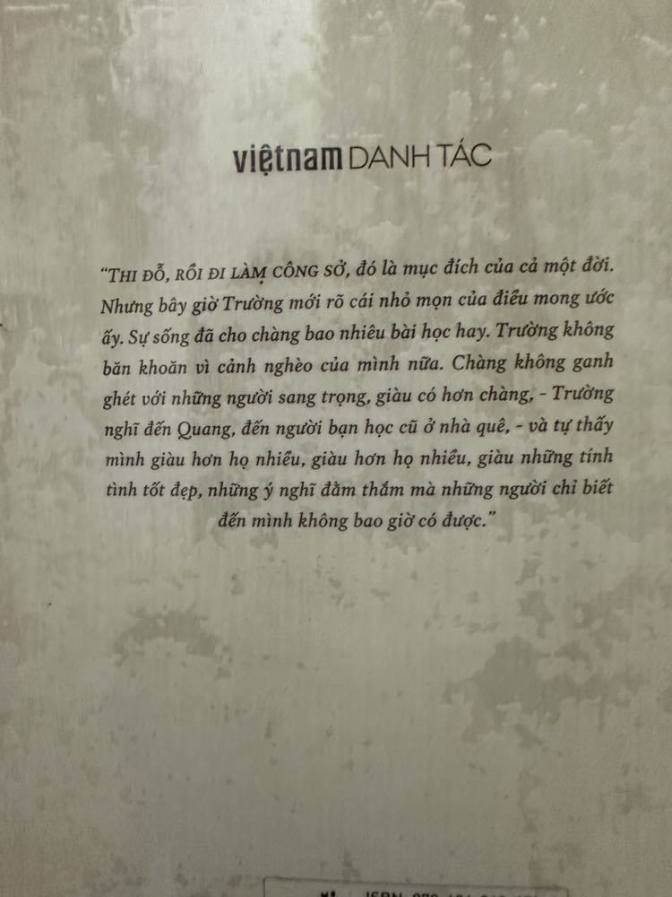 Tiki giao hàng siêu nhanh, được mã giảm giá nên khi nào mua cũng rẻ. Mua sách online thì nghĩ ngay đến Tiki Tranding không sợ sách giả nạ. Có mua gói bao sách nên không sợ sách bị dính bẩn.