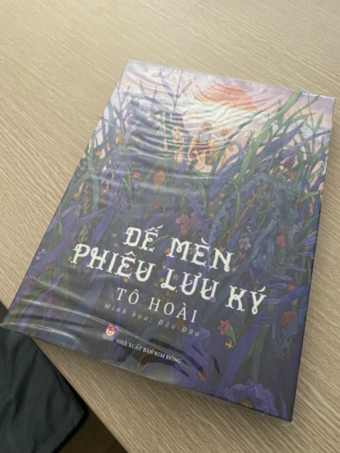 Sách quá đẹp trời ơi, giấy in tốt, bookcare bọc cẩn thận dù hơi nhăn, nhưng chất lượng sách thì không chê vào đâu được, rất hợp lý mua tặng các bạn nhỏ