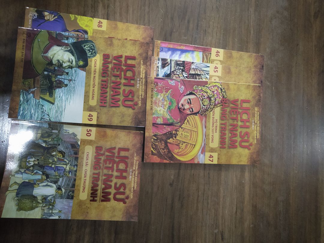 Tiki giao hàng nhanh, đóng gói cẩn thận. Nội dung sách thích hợp cho các bé tiểu học để hiểu thêm về lịch sử. Em trai e lớp 3 mà đã đặt hết trọn bộ về đọc rồi.