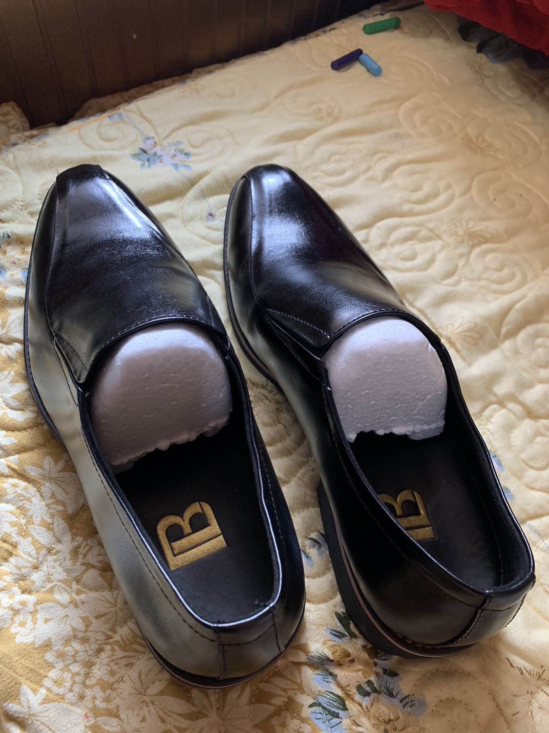 Đặt hôm 18 giao hôm 20. Bị rộng mất hơn size, đổi lại thì được nhân viên bên tiki support cực kì nhanh. Sáng nay 21/04 đã nhận được luôn đôi vừa size cực kì ưng ý. Cho shop 10đ chất lượng. Nhanh, đẹp, hỗ trợ cực tốt. Sẽ giới thiệu cho bạn bè, cả họ mua ủng hộ shop.