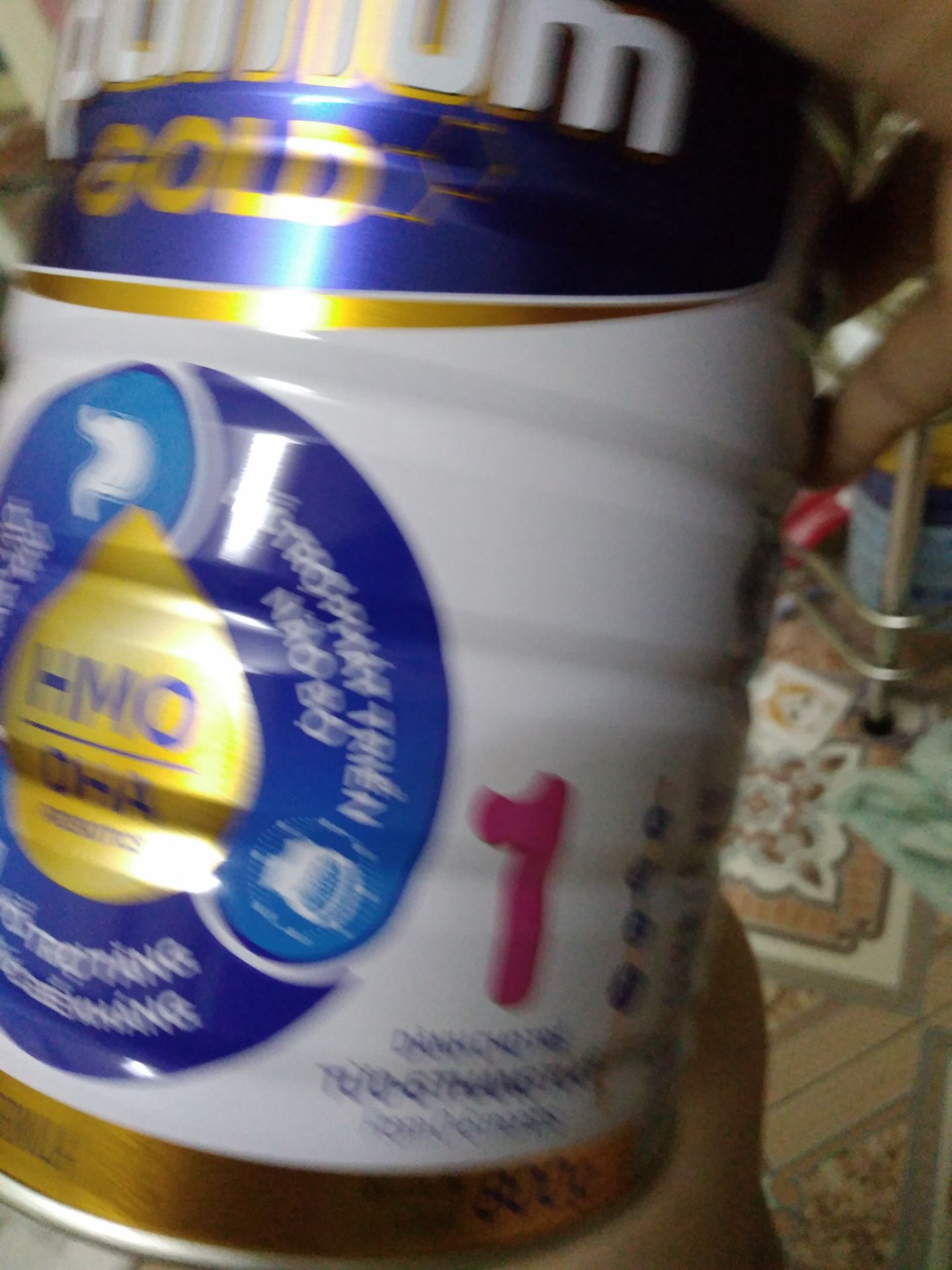 m tính đổi sữa cho con từ Friso sang cho rẻ. k ngờ ok luôn đc. vì vị nhạt lại hơi hơi thơm chứ k nồng như colosbaby. trong khi Meiji vị nhạt, giá chat lại hơi tanh mùi cá. NAN cũng nhạt nh mùi khét. chốt lại hoặc Friso hoặc optimum này thui.kiki