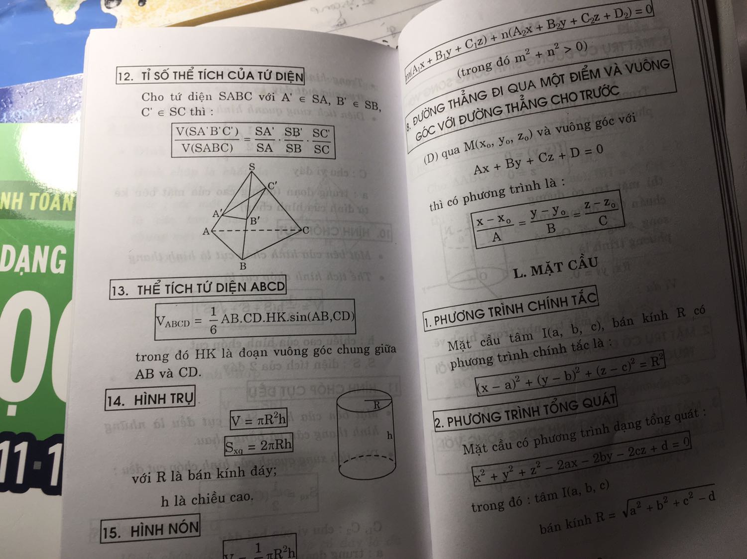 Cái quan trọng nhất lại không có. Mục lục?
Phần ở cuối bị lặp lại