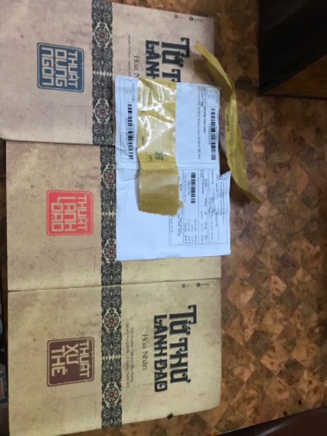 Em mua bộ 4 cuốn mà gửi em có 3 cuốn, dụng ngôn, lãnh đạo, xử thế! Shop xem thế nào giúp em với ạ!