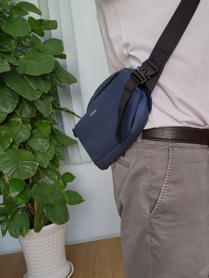 Mới nhận sp chưa dùng nhưng thấy chất liệu khá ổn, nhiều ngăn kéo- đúng hàng Tàu khựa Made