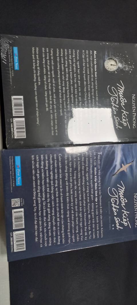 Xhaats lượng giấy và bìa tốt  sách nặng dày đã tay. Nội dung hay, tổng quan lược sử loại người. Có nhìu kiến thức mới lạ. Phù hợp cho những bạn thích lịch sử và văn hóa.giao nhanh tiện lợi và shiper thân thiện, nhiệt tình. Đóng gói kĩ, ko làm móp bìa sách. Mình đọc  dc 2/3 r cảm thấy văn chương viết dễ hiểu, chỉ có 1 số từ chuyên ngành thì phải tìm hiểu và nghiên cứu lại