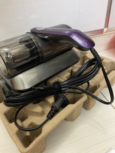 Sản phẩm dễ sử dụng, dây dài. Hút bụi giường lần đầu có khá nhiều bụi và dơ. Tiếng ồn vừa phải chấp nhận được