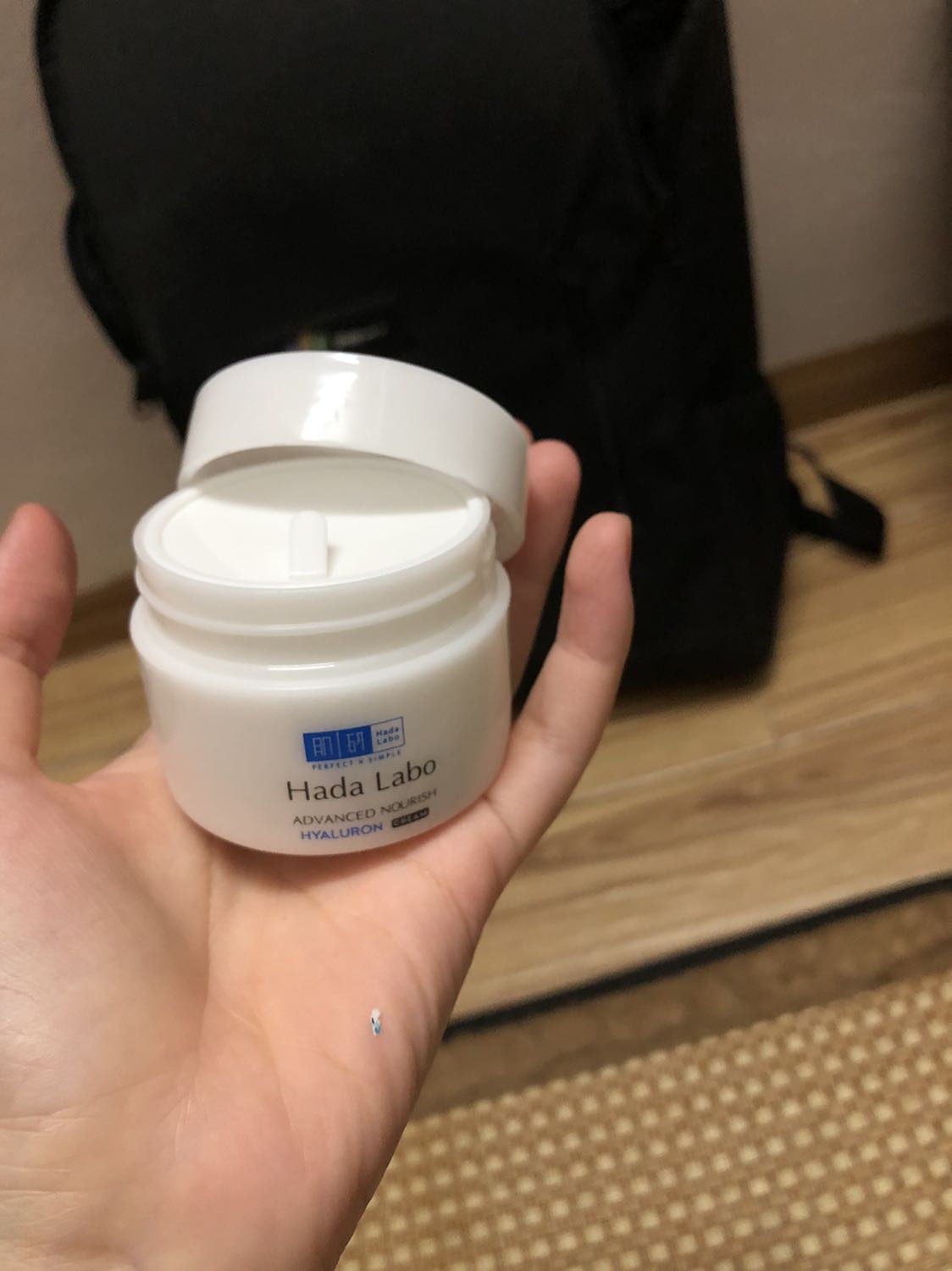 Sp gói cẩn thận, chuyển phát nhanh. Nhưng mà khá là lâu khô. Dính dính lâu rất là khó chịu. Mùa khô đông có vẻ hợp, tháng 11 ở đn trời hơi se lạnh nhưng vẫn thấy chưa hợp lắm