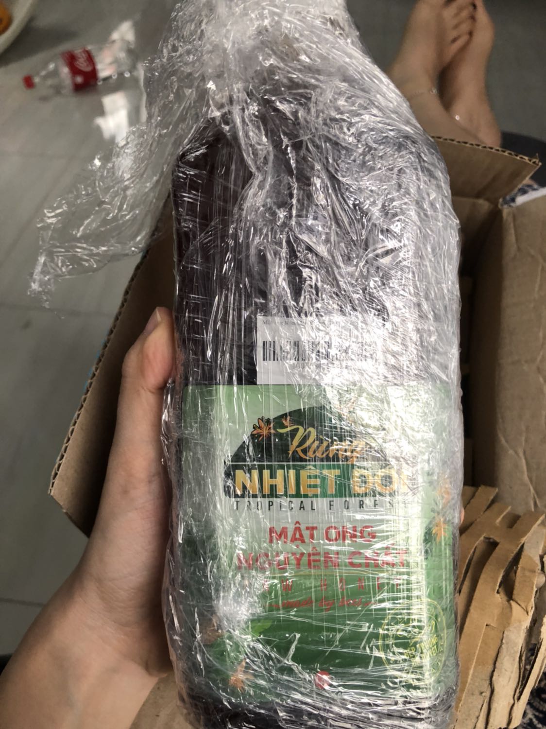 Hàng đóng gói chuẩn theo quy cách luôn. Bên trong có cả lót chống va đập nữa. Mình đánh giá cho TiKi 5 sao về mảng này. Còn chất lượng sản phẩm do mình chưa sử dụng qua sản phẩm phía công ty này bao giờ nên ko thể đánh giá ngay được ạ.