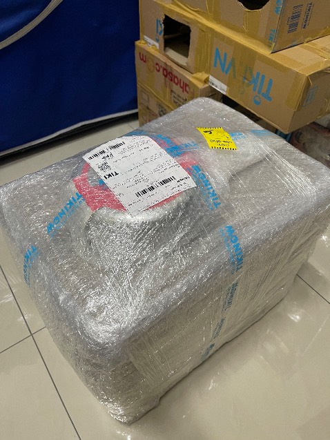 Sản phẩm giao nhanh, đóng gói kỹ càng, tặng kèm cái chảo inox, mua được giá rẻ.