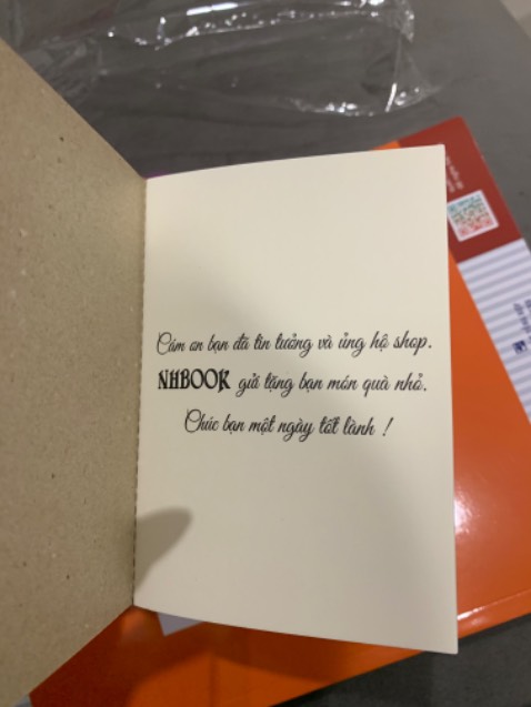 mình nhận hàng siêu sớm và siêu nhanh luôn! Ngoài ra còn được shop tặng quà siêu xinh lun ó!! Rất cảm ơn shop ạ!!!!