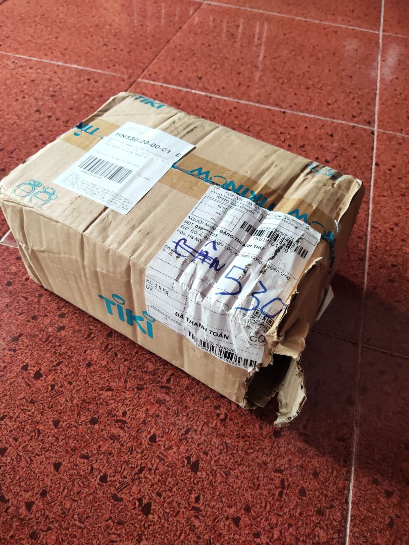 1 sao vì đơn hàng trễ hẹn tới 2 lần dù thời điểm mình đặt hàng đã hết giãn cách. Gửi *** lần 2 không được tiki phản hồi. Nhận sách thì hộp rách, sách bị nát góc, gáy sách méo rất nhiều. 1 sao vì đơn hàng trễ hẹn tới 2 lần dù thời điểm mình đặt hàng đã hết giãn cách. Gửi *** lần 2 không được tiki phản hồi. Nhận sách thì hộp rách, sách bị nát góc, gáy sách méo rất nhiều.