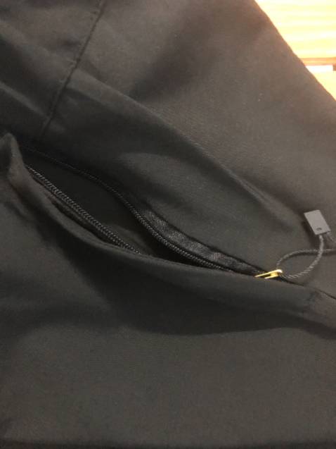 Rất thích quần này, thấy rất tiện, có khóa kéo rất tiện lợi nếu để bóp khóa khi tập thể dục không lo rơi đồ. Shop tư vấn rất nhiệt tình, còn hướng dẫn cách bảo quản đồ khi giặt, rất hài lòng về sản phẩm cũng như Dvu. của hãng. Tksss! Rất thích quần này, thấy rất tiện, có khóa kéo rất tiện lợi nếu để bóp khóa khi tập thể dục không lo rơi đồ. Shop tư vấn rất nhiệt tình, còn hướng dẫn cách bảo quản đồ khi giặt, rất hài lòng về sản phẩm cũng như Dvu. của hãng. Tksss!