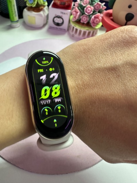 Giao nhanh. Một cuộc thay đổi mẫu mã vô cùng đáng khen của xiaomi.Mẫu band 8 này rất đáng mua.