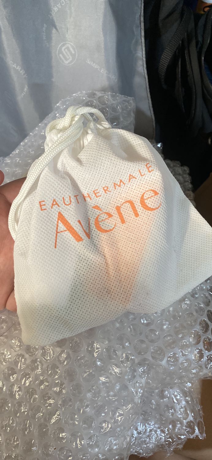 Chính hãng, tem các thứ quá là oke, shop đóng gói cẩn thận. 10 điểm cho shop 👍🏻👍🏻👍🏻