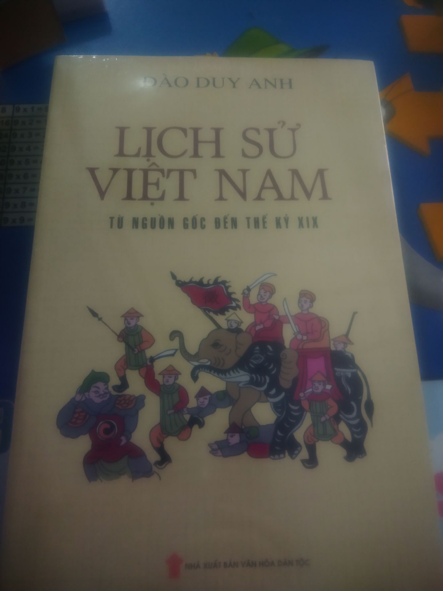 sách đc bọc ni lông bên ngoài, k mảy may vết gì luôn đẹpppp