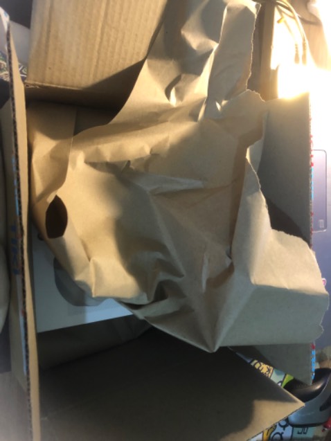 Giao hàng nhanh. Gói hàng cẩn thận.
Tai nghe bắt bluetooth laptop và điện thoại tốt. Đầy đủ phụ kiện sạc và đầu kết nối. Nên mua