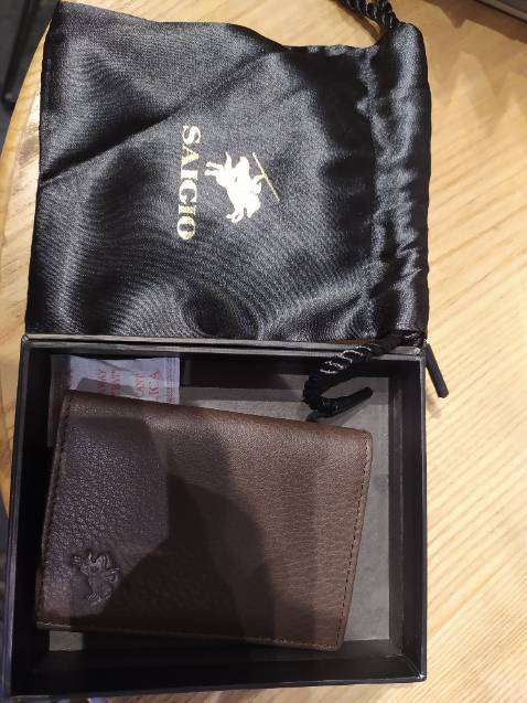 Sản phẩm chất lượng, mức độ hoàn thiện tốt. Đáng đồng tiền. Chất da rất mềm mại, sang trọng.