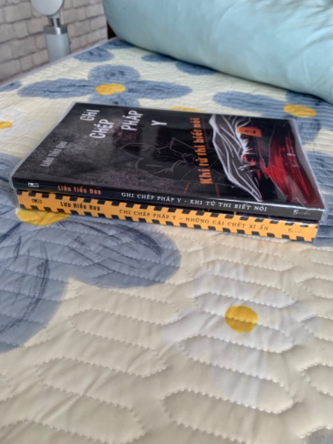 Chưa đọc ndung nên chưa review được nhưng cảm giác cuốn này hơi mắc, Tiki giao nhanh. Chất lượng giấy khá ổn