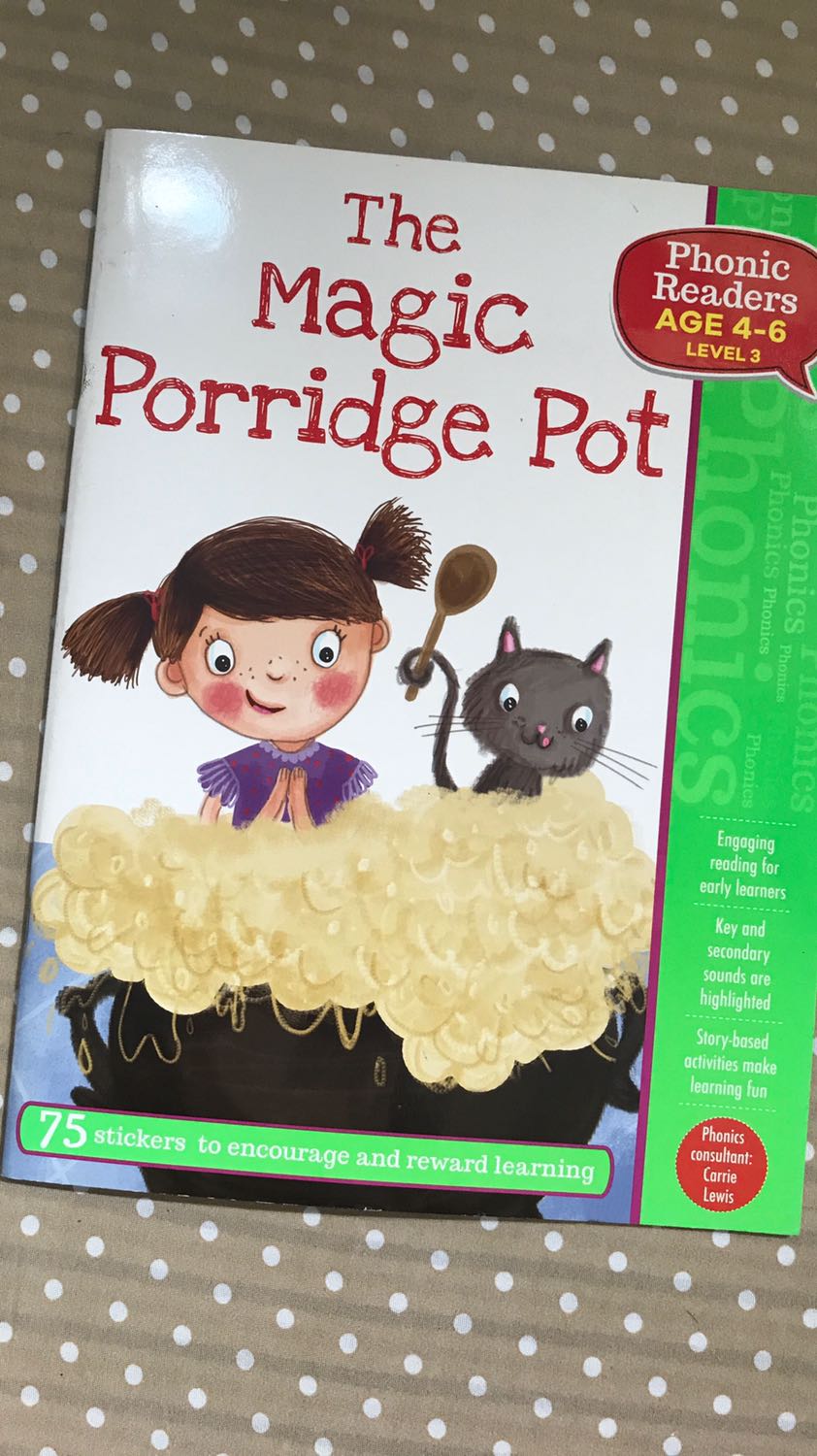 Hic, sách cũ và bụi, bìa quyển “Khám phá động vật với Hoàng Tử Bé” thì sờn rách. Quyển Lego Disney Princess và The Maggic Porridge Pot thì bụi, bìa bị bẩn hết rồi, bên trong thì ok hơn xíu nhưng nhìn như mua ở hiệu sách cũ ấy. Thất vọng đơn hàng này ghê :((((((