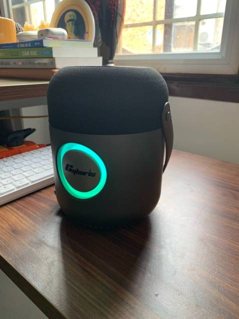 Quá đỉnh luôn. Âm thanh vòm nghe sướng, nhỏ gọn. Hơn cả mong đợi. Bluetooth quá nhạy. Hơn con HarmanKadon xa.