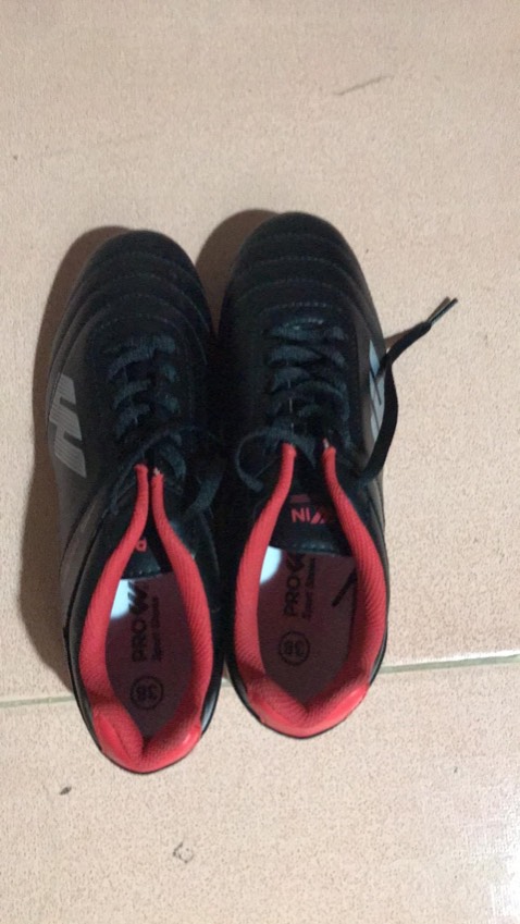 Tên mô tả có tặng kèo tất, mà khi giao không thấy!