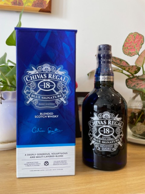 Mua làm quà nên chưa thử. Kiểm tra 2 tem thì thông tin ok. Cầm tên tay mát lạnh khi nhận hàng và khui ra xem.