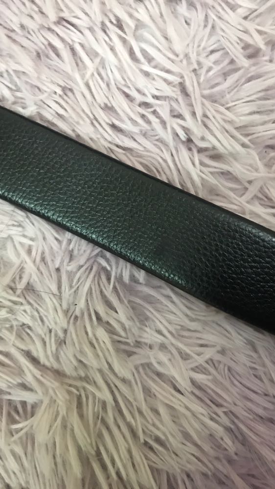 Thắt lưng đẹp thế. Giá rẻ nhưng có vẻ rất chắc chắn. Mặt bóng, da đẹp may chắc chắn và khá là mềm. Chất lượng ok. Cảm ơn shop ạ