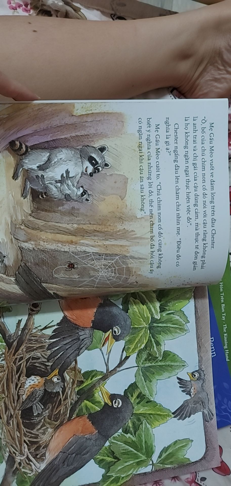 sách rất hay, rất ý nghĩa. bộ sách đề cập đến nhiều khía cạnh rất hay trong cuộc sống như có em, lòng can đảm...ngôn từ trong sách nhẹ nhàng, ấm áp và chỉnh chu. màu sắc in tươi sáng, sắc nét. shop giao hàng nhanh. đây là bộ sách mình rất hài lòng và là sách nên có trên kệ sách của các bé.